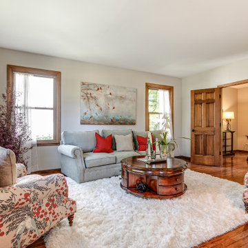 Freshly Updated Libertyville Showhome