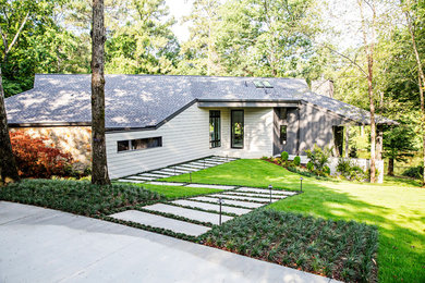 Transitional gable roof idea in Atlanta