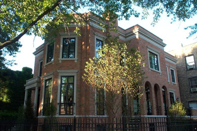 This is an example of a traditional home design in Chicago.