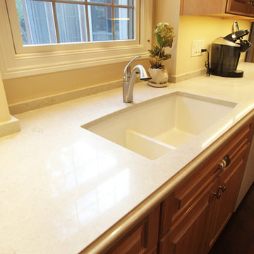 Knotty Alder Peppercorn Island with Taj Royal Quartz Countertop
