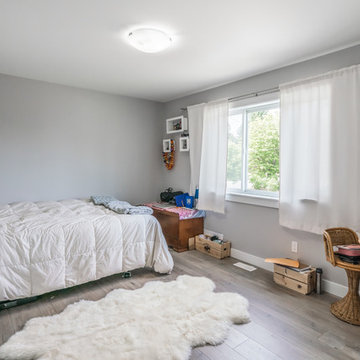 2 Storey Level Entry Family Home