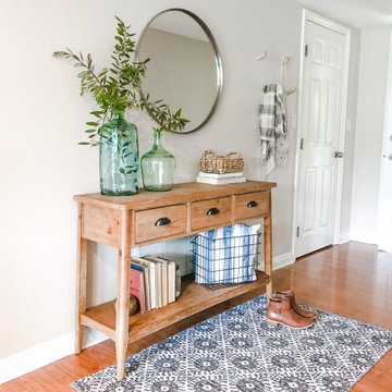 CALIFORNIA CASUAL ENTRY WAY