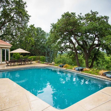 Pebble Bottom Pool - StoneScape Tropic Blue with Blue Glass