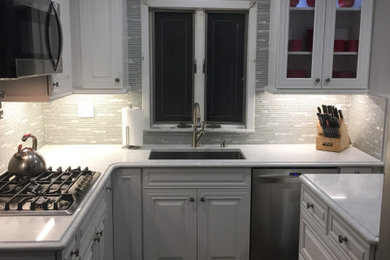 Transitional kitchen photo in New York
