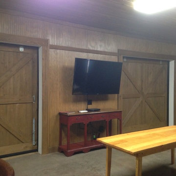 White House Plantation Barn