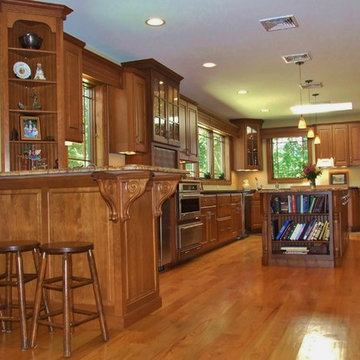 Classic & Traditional Wood Cabinet Kitchens