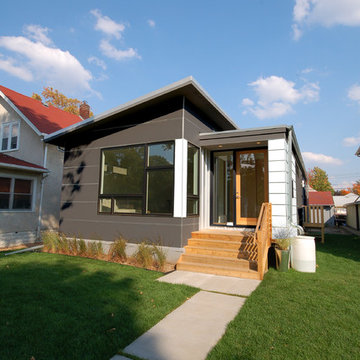 B-Line Small 002 | front facade