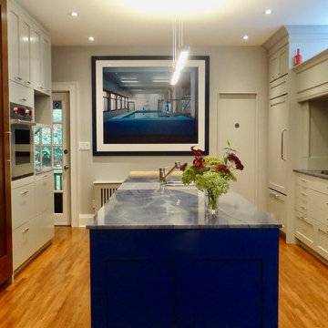 ColeDesign Studio - KITCHEN - HANDSOME AND UNCLUTTERED