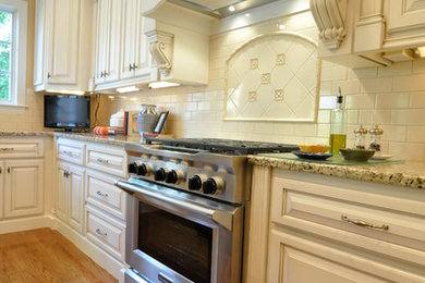 Inspiration for a timeless kitchen remodel in Atlanta