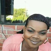Nisha Bees foto