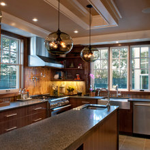 Ceiling molding