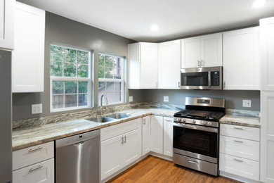Example of a mid-sized kitchen design in Los Angeles