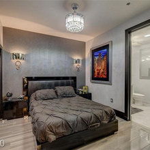 Vegas guest bed/bathroom
