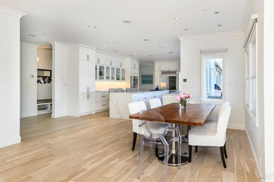 Inspiration for a modern dining room remodel in San Francisco
