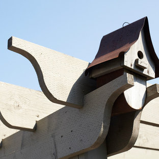 トロントの大きいオーダーメイドコンテンポラリースタイルのおしゃれなプール (噴水、レンガ敷き) の写真