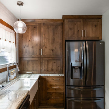 Showplace EVO Pendleton 275 in Rustic Alder Cashew and Evergreen Fog Kitchen
