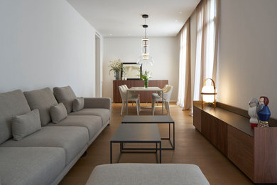 Diseño de salón cerrado minimalista de tamaño medio sin televisor