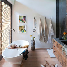 lake house bath