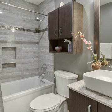 Modern Bathroom in Massillon
