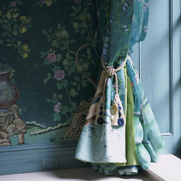 Handprinted Chinoiserie wallpaper in interior design