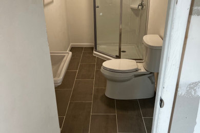 Inspiration for a modern bathroom remodel in Philadelphia