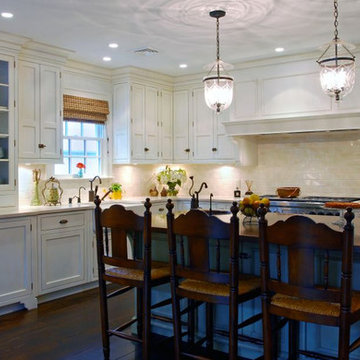 Traditional Colonial Kitchen