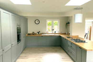 Photo of a kitchen in Surrey.