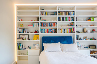 This is an example of a contemporary kids' bedroom in London.