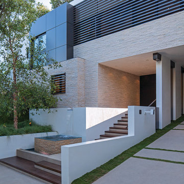 Laurel Way Beverly Hills modern home street entrance