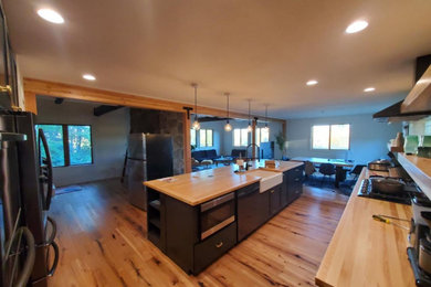 Kitchen - kitchen idea in Other