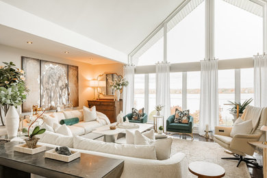 Example of a transitional home design design in Toronto