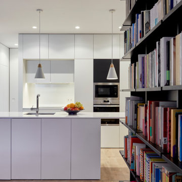 Salón. Vista hacia la cocina.