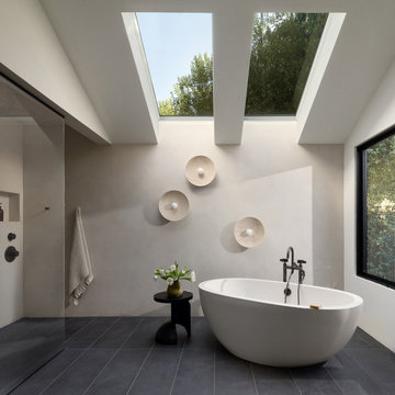 Modern Oasis in the Peninsula