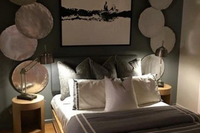 Bedroom - transitional bedroom idea in Little Rock