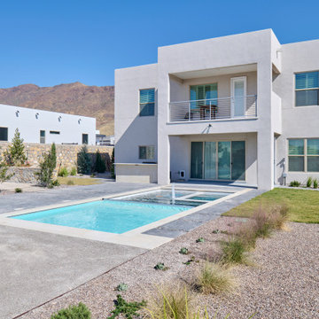 Contemporary Backyard Retreat
