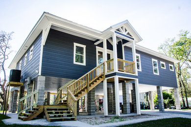 Photo of an arts and crafts home design in Jacksonville.