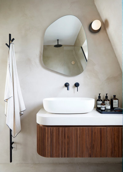 Contemporary Bathroom by KMI London Ltd