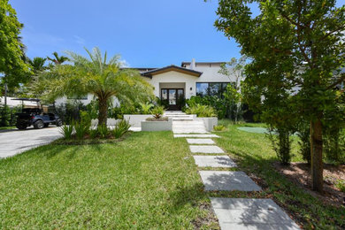 Inspiration for a contemporary home design remodel in Miami