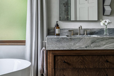 Example of a transitional bathroom design in Minneapolis