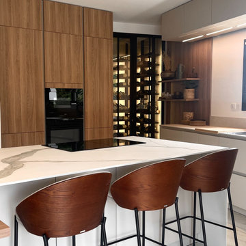 Rénovation d'une cuisine avec cave à vin