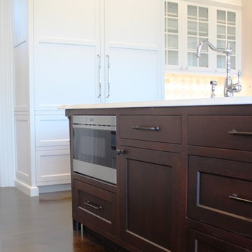 Traditional/Transitional kitchen