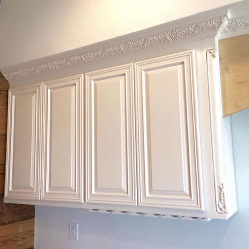 Kitchen Cabinet Light Rail Moldings, How To Finish Underside Of Kitchen Cabinets