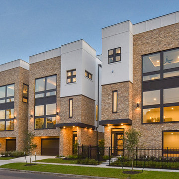 Linear at Vermont: 2033 Vermont Street