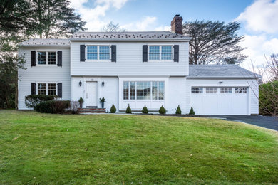 Transitional home design photo in New York