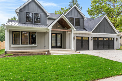 Example of an exterior home design in Chicago