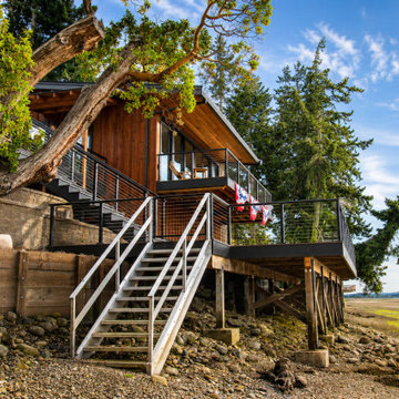 Waterfront Beach Cabin with Elevated Decks
