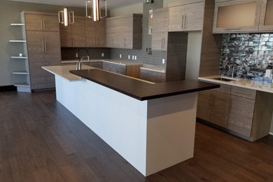 Inspiration for a modern kitchen remodel in Chicago