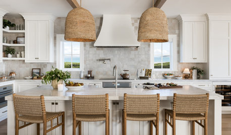 Coastal Views Inspire a Warm and Inviting Kitchen Renovation