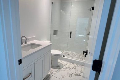 Inspiration for a transitional bathroom remodel in Jacksonville