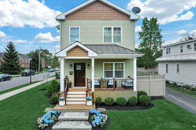 Transitional home design photo in Boston